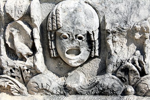 Read more about the article Κωστής Ζ. Καπελώνης: Αρχαίο Δράμα εσωτερικού χώρου