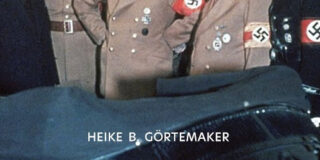 Heike B. Görtemaker: Η αυλή του Χίτλερ, Μτφρ: Γιάννης Κελόγλου, Εκδόσεις Gutenberg