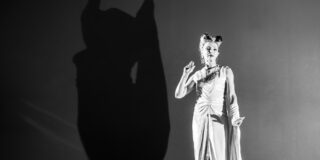 Κωνσταντίνος Μπούρας: To Πονηρό πνεύμα του Νόελ Κάουαρντ στο Εθνικό Θέατρο σε σκηνοθεσία Γιάννη Χουβαρδά.