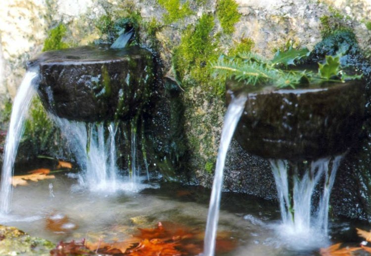 Read more about the article Βάλτερ Πούχνερ: Η συμβολική και τελετουργική σημασία του νερού στα ορθόδοξα Βαλκάνια
