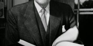 Thomas Stearns Eliot, (26 Σεπτεμβρίου 1888 – 4 Ιανουαρίου 1965). Μτφρ.: Παυλίνα Παμπούδη