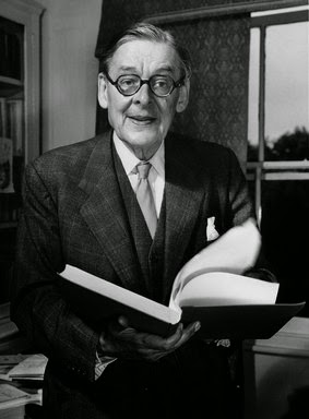 Read more about the article Thomas Stearns Eliot, (26 Σεπτεμβρίου 1888 – 4 Ιανουαρίου 1965). Μτφρ.: Παυλίνα Παμπούδη