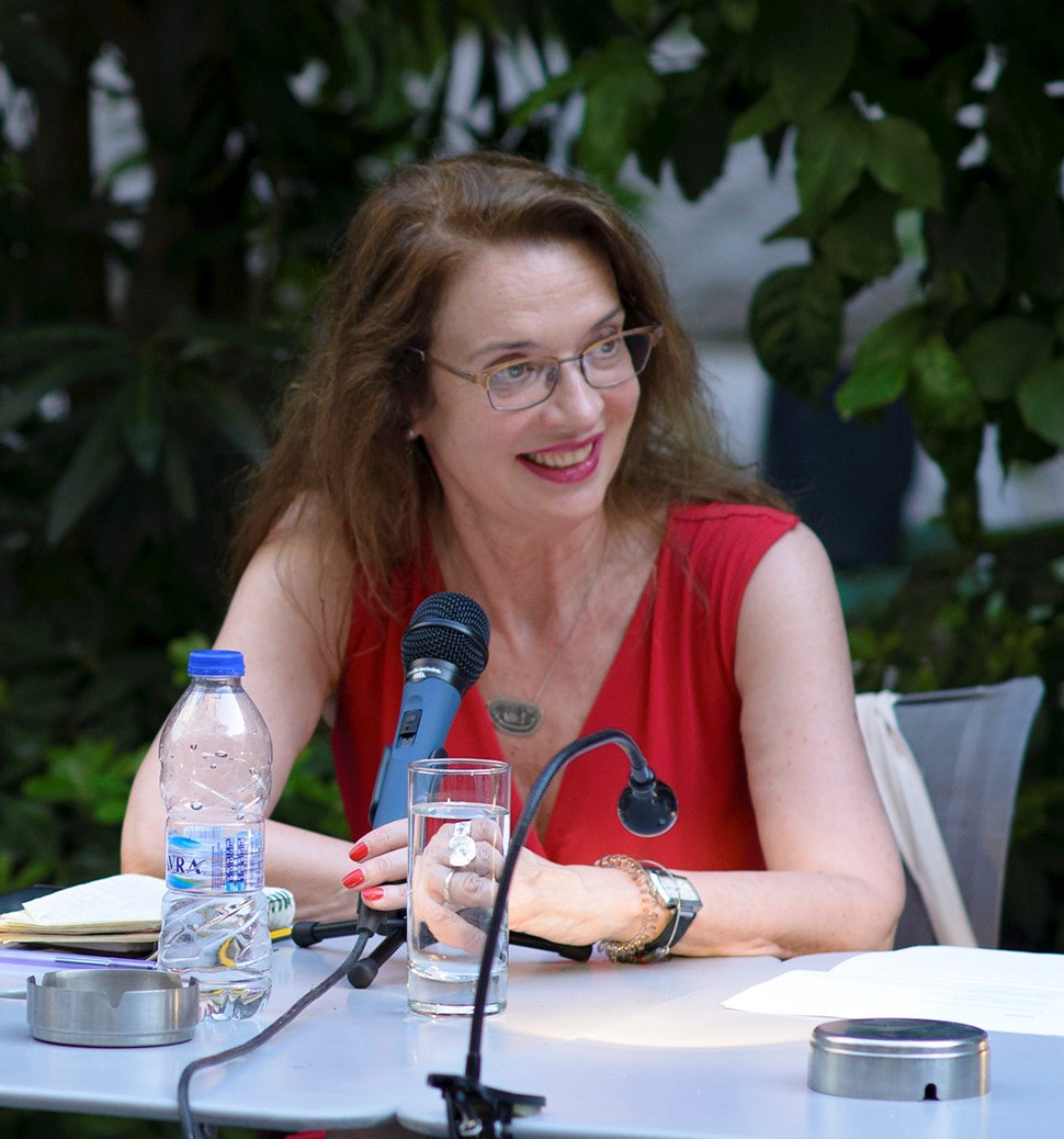 You are currently viewing Συνομιλία του Κοσμά Κοψάρη με την Μαρία Πατακιά για την νέα της ποιητική συλλογή …Κι ύστερα δεν υπάρχεις   