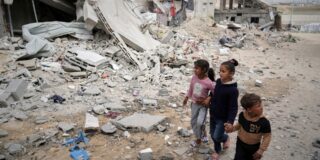 Καλλιόπη Μπαγουλή: Για τη Γάζα. Λίγες λέξεις, πολλές σκέψεις.