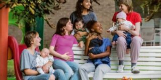 Ελισσαίος Βγενόπουλος: Νεαρές Μητέρες