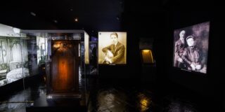 Δάφνη Μπιτζάρου: Τα μουσειακά αντικείμενα και η παράξενη μοναξιά τους