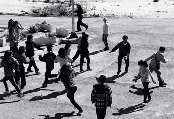 Read more about the article Φάνης Κωστόπουλος: Δυο  παιδικές  «αρετές»