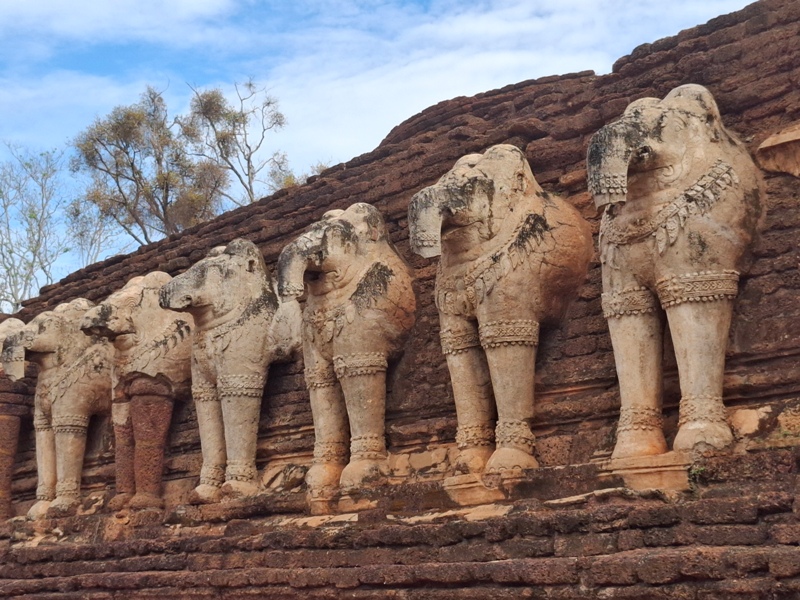 Read more about the article Γιώργος Μεταξάς: Οι ελέφαντες του Kamphaen Phet