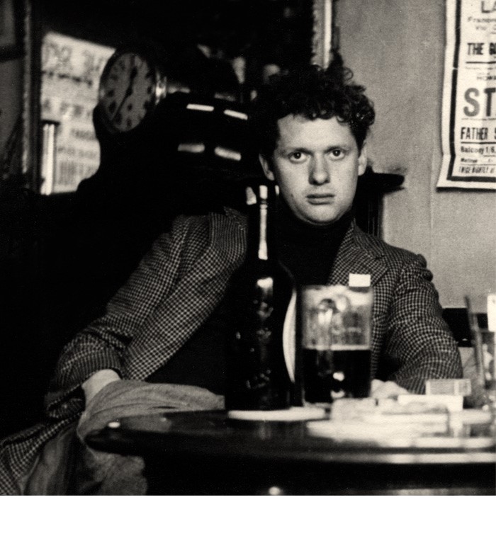 Read more about the article Κάτω από το Γαλατόδασος (απόσπ.) Μτφρ.: Παυλίνα Παμπούδη – Έφη Φρυδά