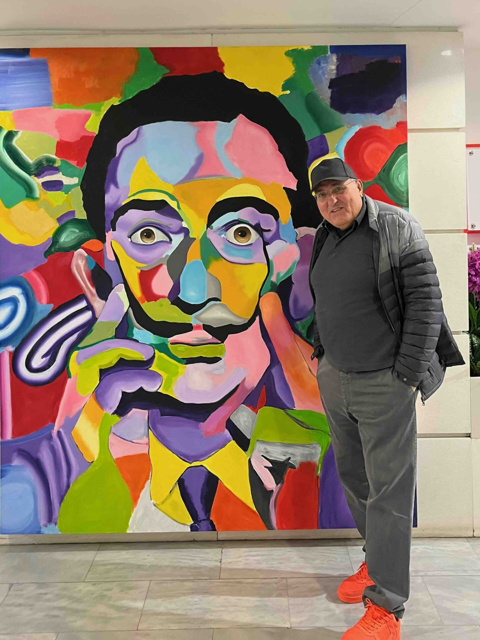 Read more about the article Γιάννης Κολοκοτρώνης, Από τον Warhol στον Manos: Η μετα-ποπ προσωπογραφία ως ψυχολογικό τοπίο