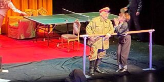 Ανθούλα Δανιήλ: Ο Τύραννος και η Κόρη στο Μέγαρο Μουσικής Αθηνών (αίθουσα «Σκαλκώτα»), σε κείμενο και σκηνοθεσία Χριστόφορου Χριστοφή -Κωνσταντίνος Μπούρας: «Ο τύραννος και η κόρη. Το τέλος τής παιδικής ηλικίας» (Ιλαροτραγωδία στα σύνορα τού Παραμυθιού).