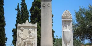 Επιγράμματα των ποιητών ΑΡΧΙΑ, ΑΝΤΙΠΑΤΡΟΥ ΤΟΥ ΘΕΣΣΑΛΟΝΙΚΕΩΣ,  ΠΑΡΜΕΝΙΩΝΟΣ και ΛΕΩΝΙΔΑ ΤΟΥ ΤΑΡΑΝΤΙΝΟΥ. Μετάφραση Γεωργία Παπαδάκη