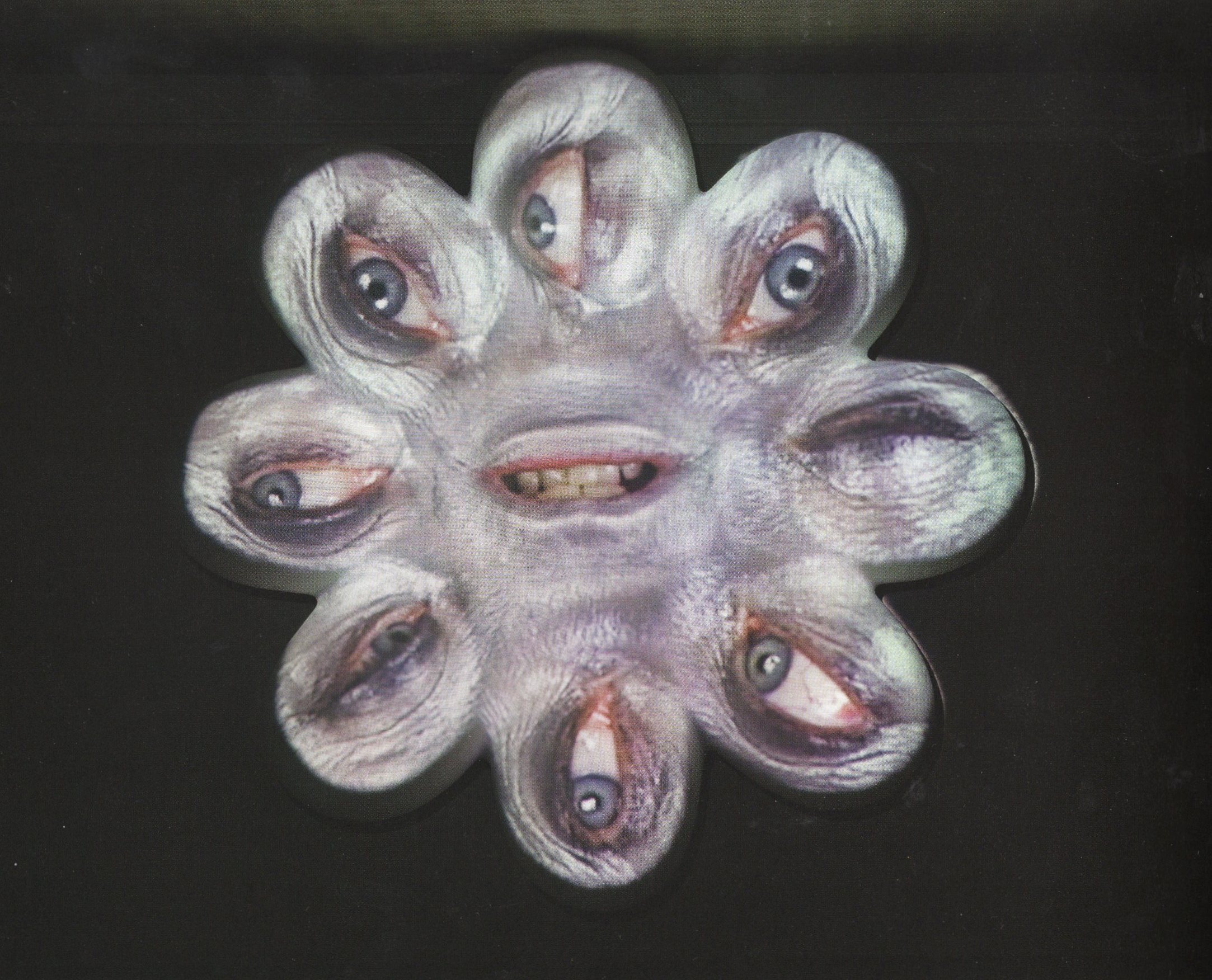 You are currently viewing Κώστας Ευαγγελάτος: Η  υπαρξιακή ψηφιακή έκφραση του Tony Oursler