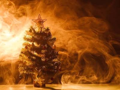 Read more about the article Λένη Ζάχαρη: Τα προεόρτια ενός πολέμου…