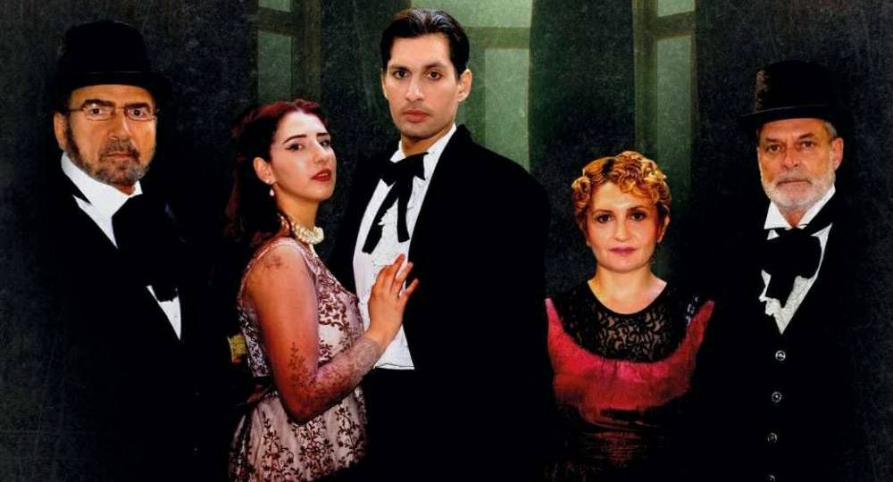 Read more about the article Ανθούλα Δανιήλ:  Τα Άσπρα άλογα του Ρόσμερσχολμ του Ερρίκου Ίψεν, στο θέατρο Εκάτη,  σε σκηνοθεσία Βαλεντίνης Λουρμπά και μετάφραση Ερρίκου Μπελιέ