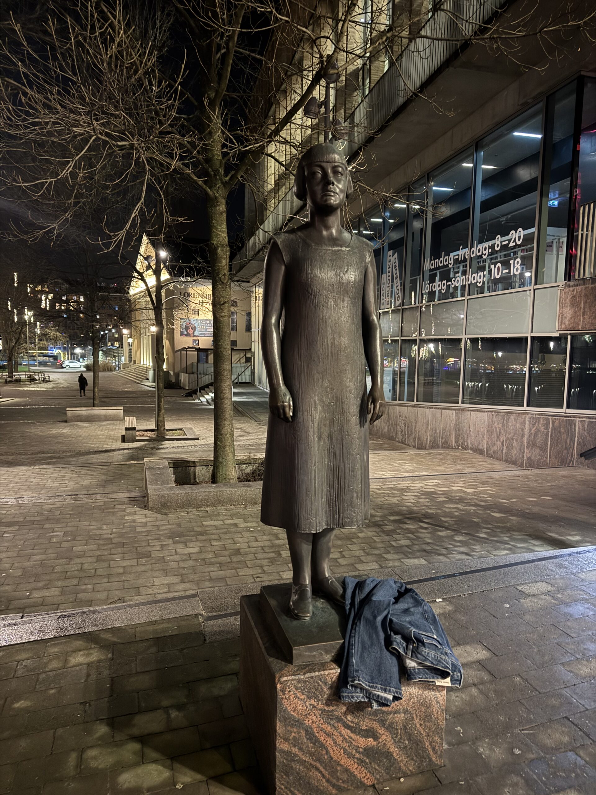 You are currently viewing Βάκης Λοϊζίδης: Δύο ποιήματα