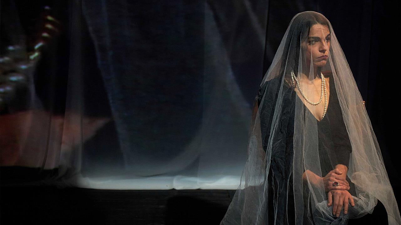 Κωνσταντίνος Μπούρας: «ΛΙΓΕΙΑ» του Έντγκαρ Άλλαν Πόε σε σκηνοθεσία Δανάης Κατσαμένη στο Θέατρο ARROYO.